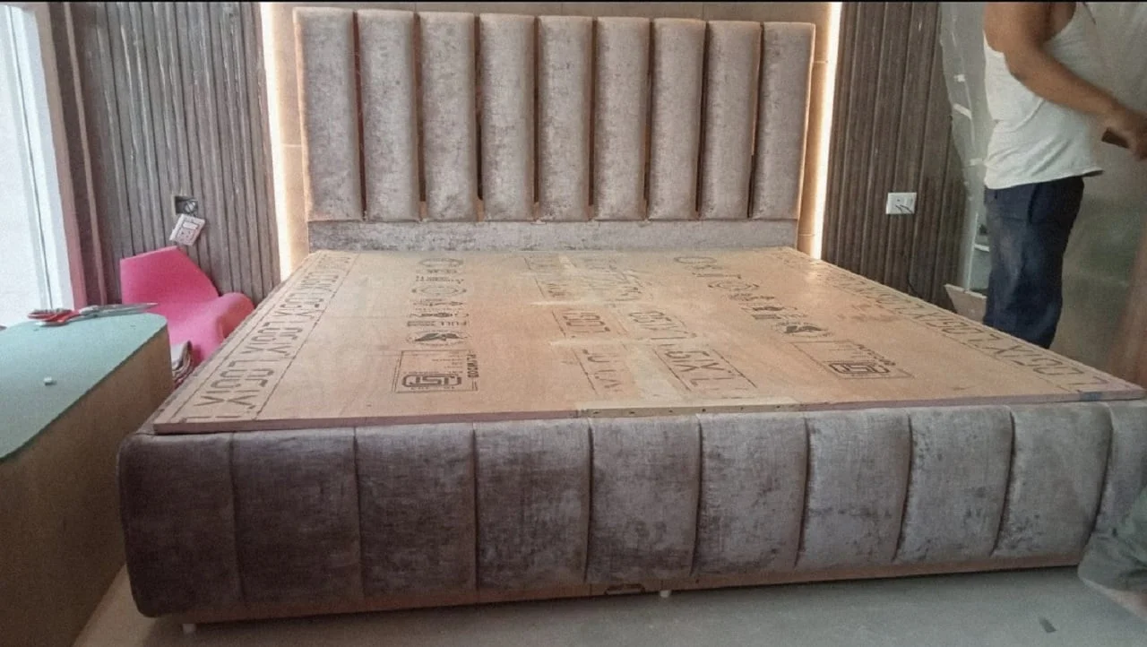 Thik design bed cutting double bed